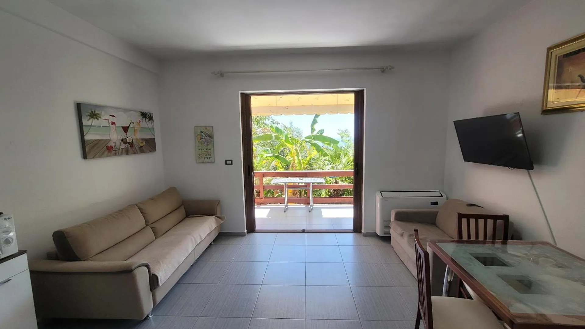 Newborn Apartment Dhermi With Pool