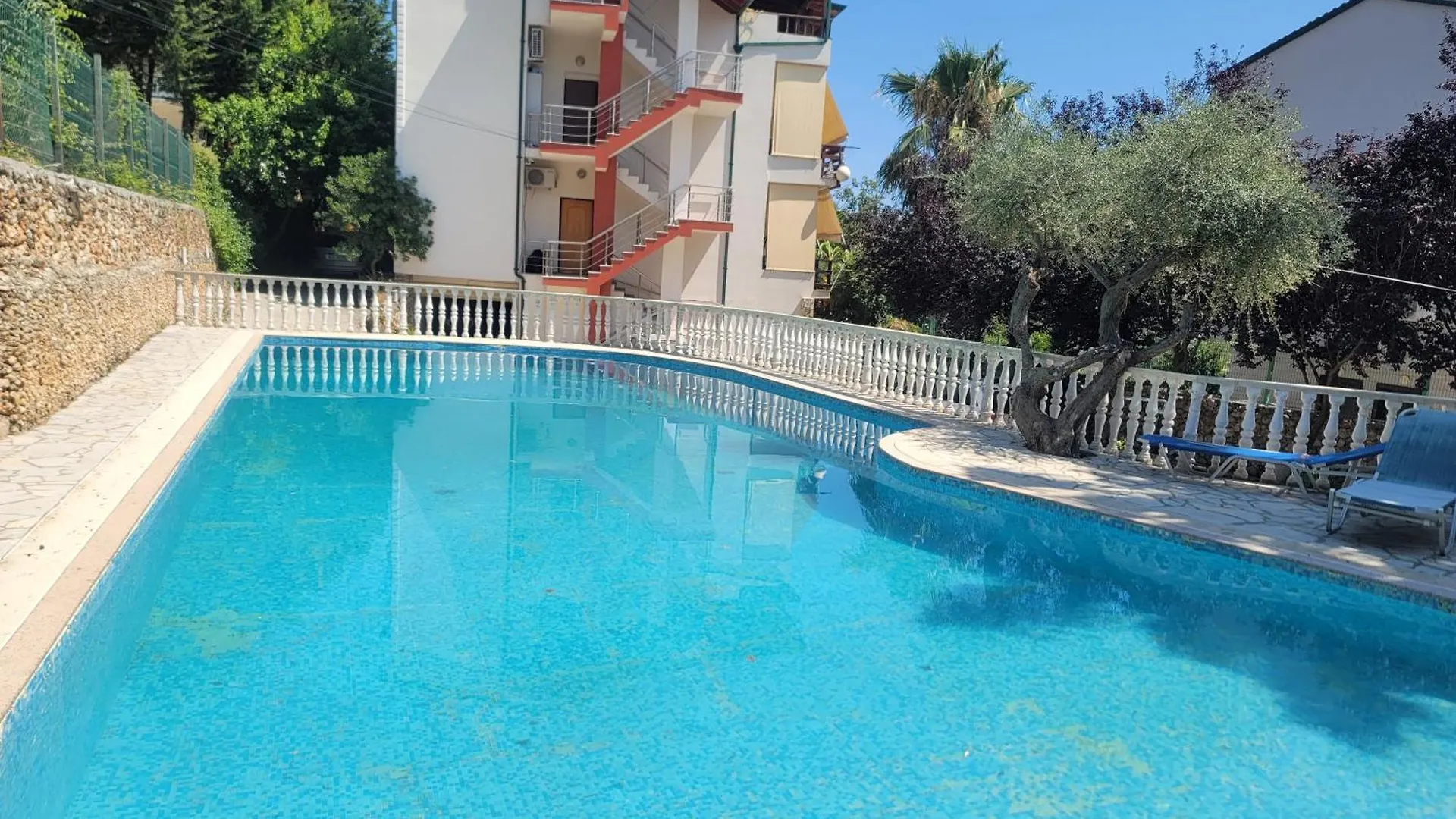 Newborn Apartment Dhermi With Pool