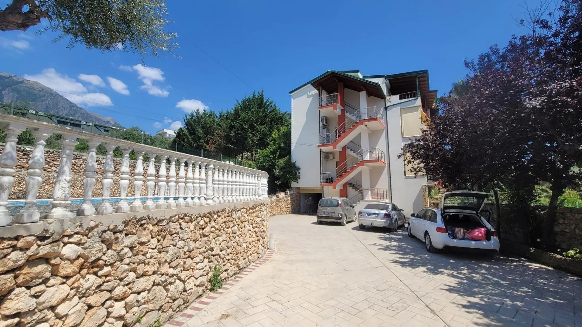 Newborn Apartment Dhermi With Pool