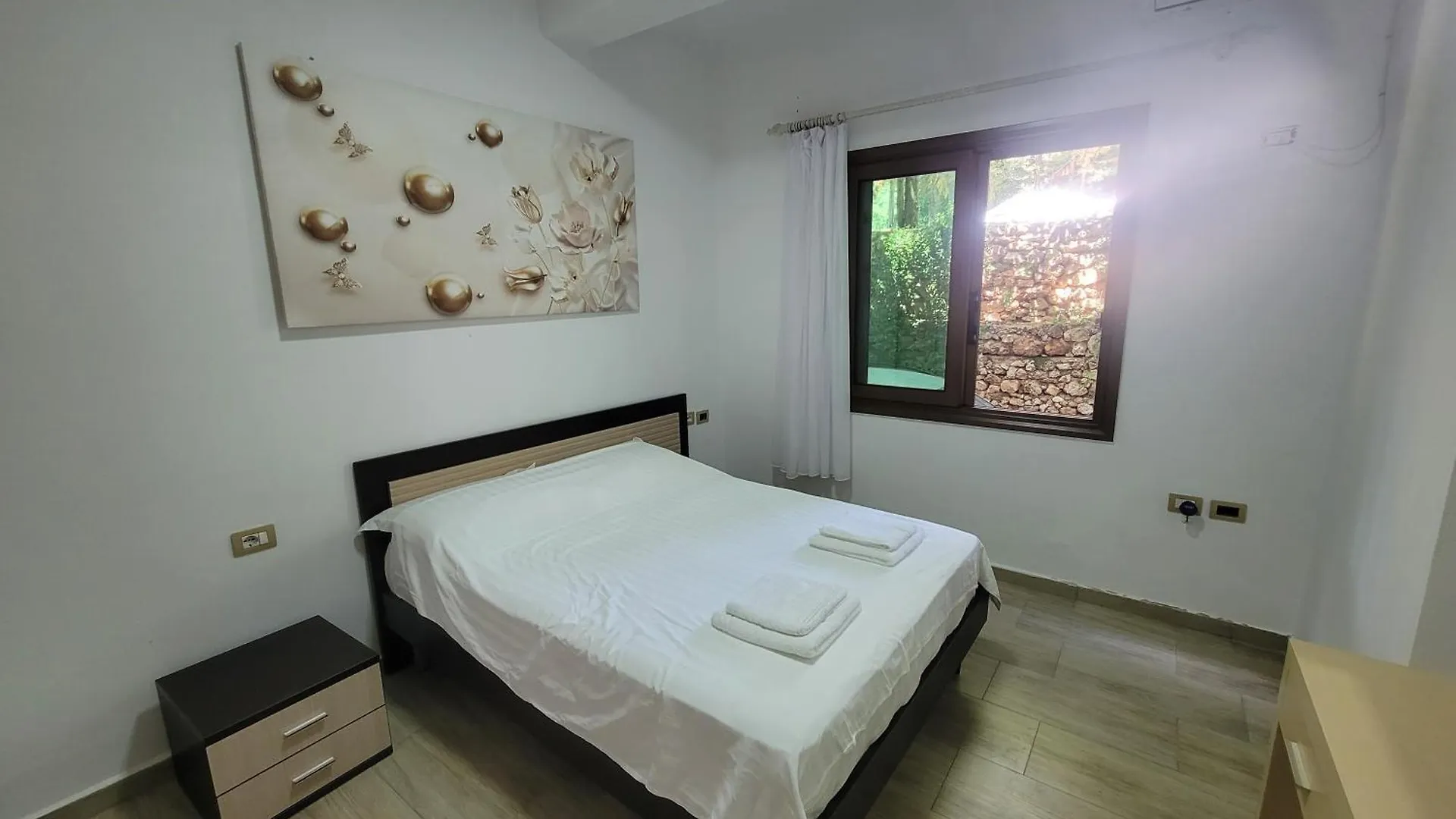 Newborn Apartment Dhermi With Pool