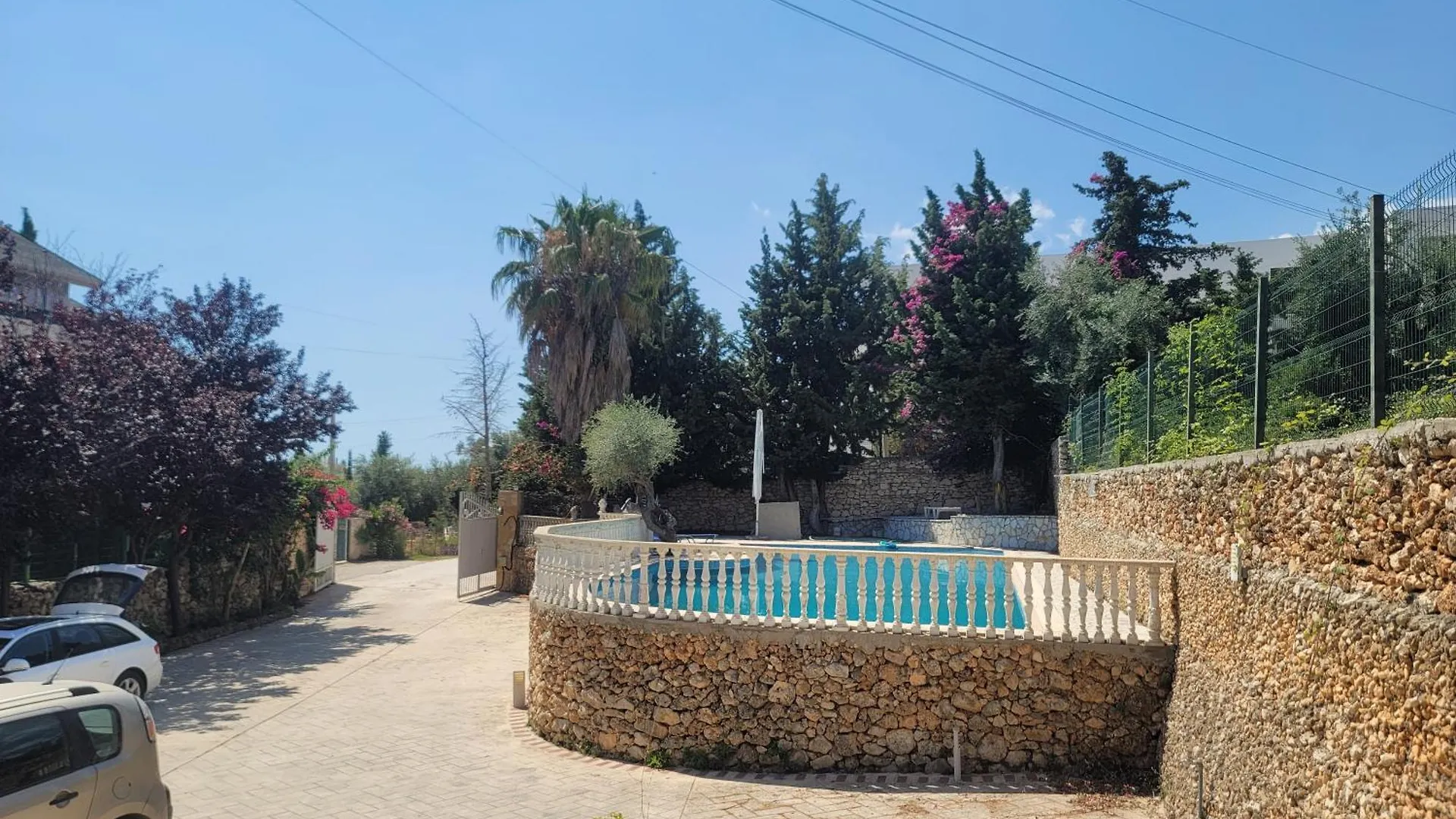 Newborn Apartment Dhermi With Pool